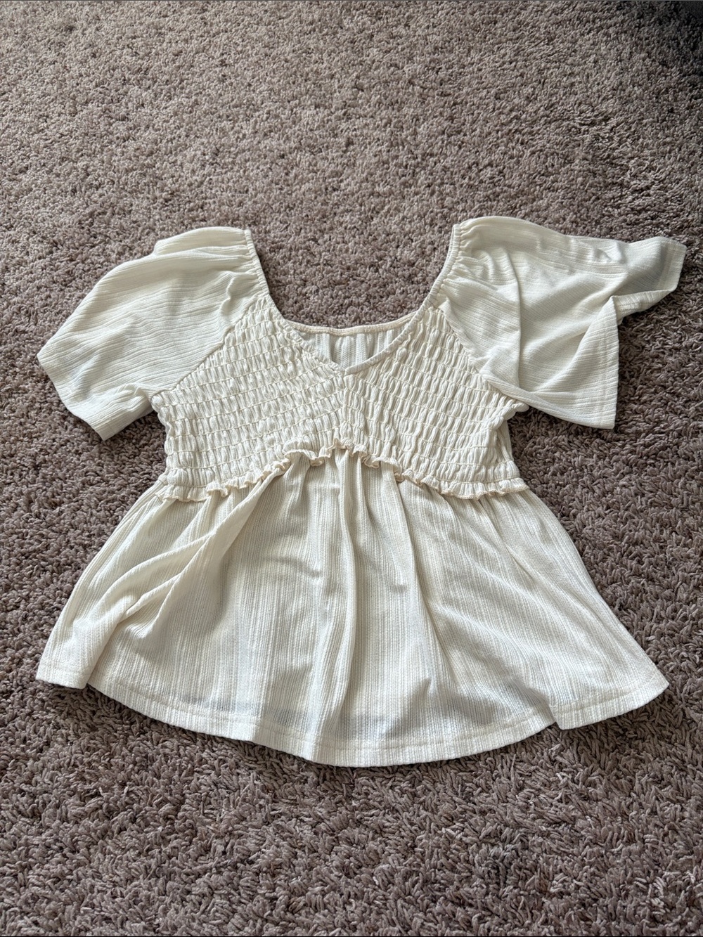 Women's Cream Smocked Puff-Sleeve Top